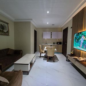One-Bedroom King Suite