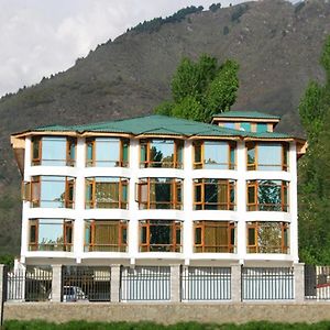 Hotel Grand Mahal
